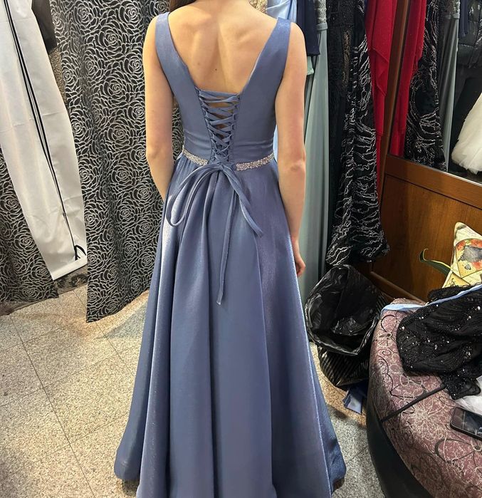 Синя бална рокля