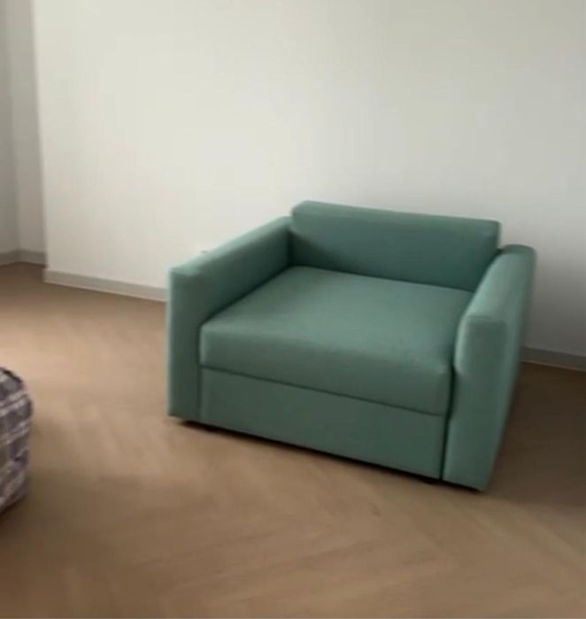 Диван трансформер б/у почти новый продается
