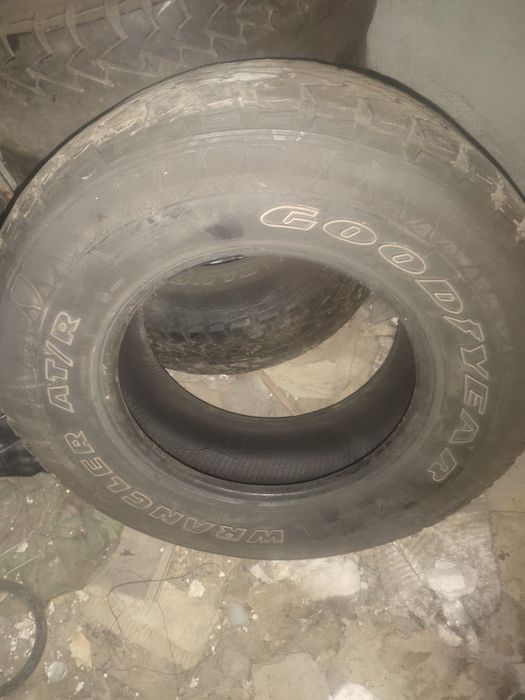 Продам А/Т резину от джипа