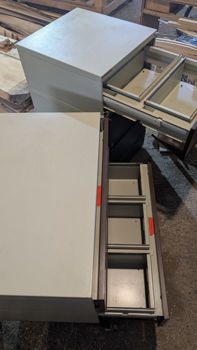 Dulap metalic cu 2/ 3 sertare