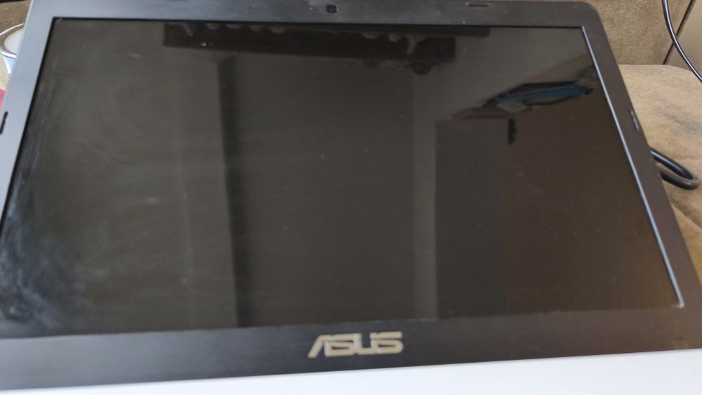 Лаптоп Asus X401U