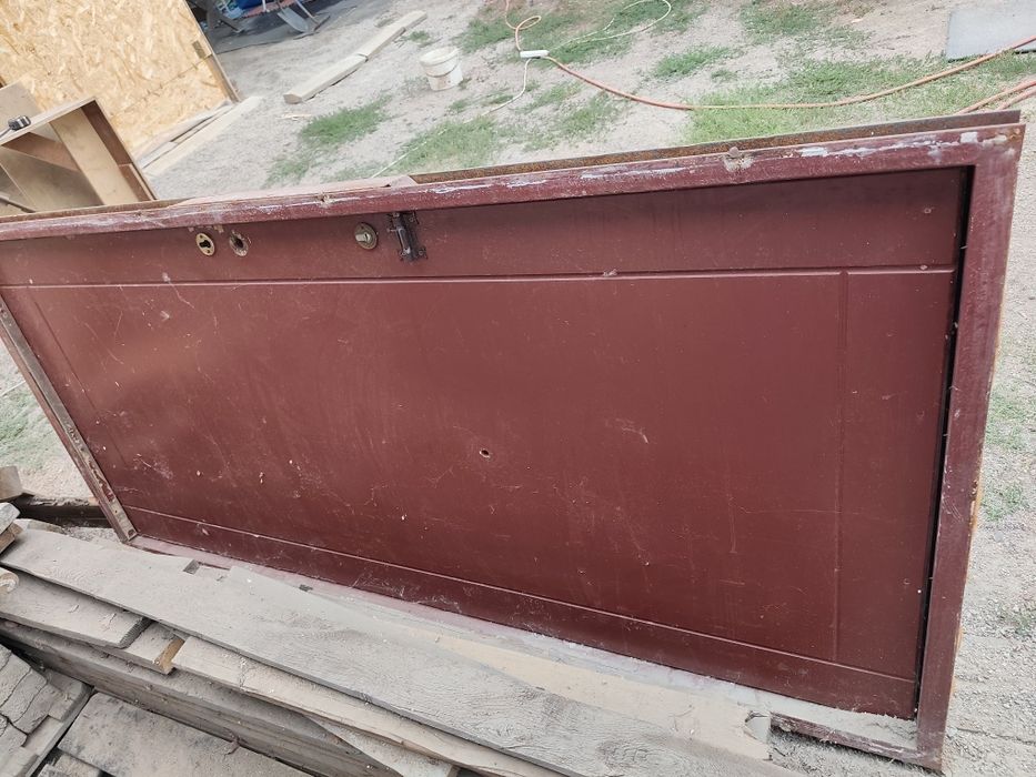 Металлическая дверь входная