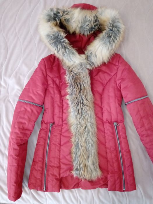 Дамско яко с естествен пух