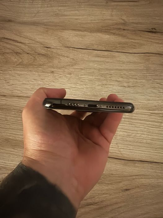 Vând iPhone 11 PRO MAX
