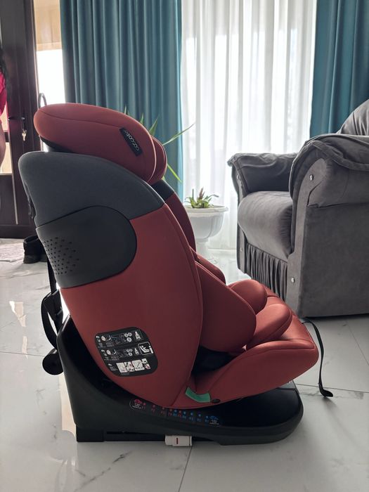 Scaun auto rotativ cu isofix