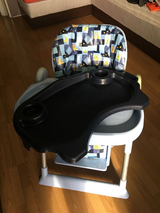 Детско столче с табличка за хранене