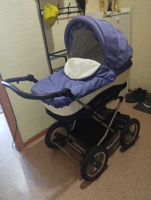 Продам детскую коляску 2в1