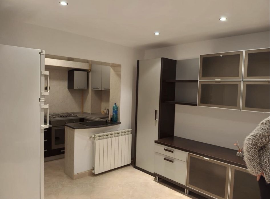 Inchiriez apartament 2 camere  complet mobilat