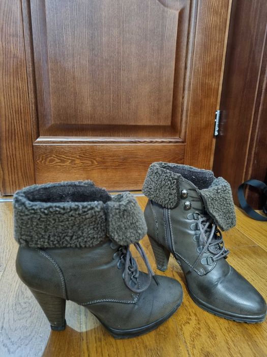 Ghete/botine gri marimea 36/37