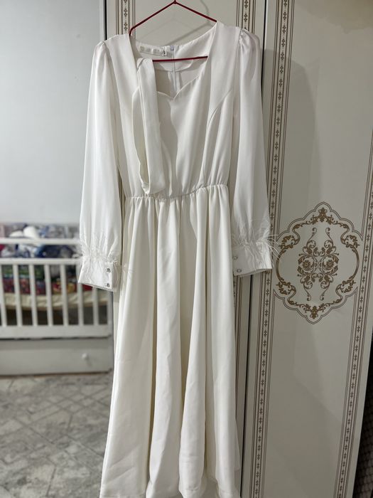 Белый платье