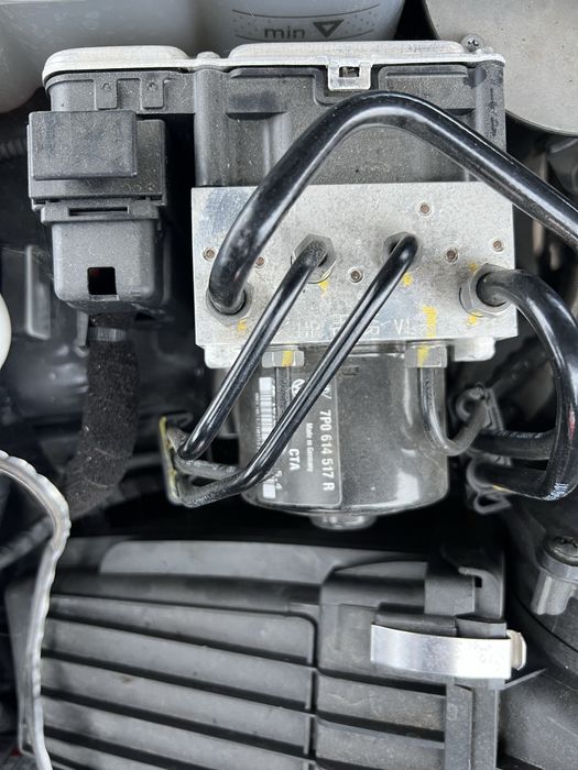 ABS модул/помпа Таурег p7 3.0 tdi 262 кс 2016 г.