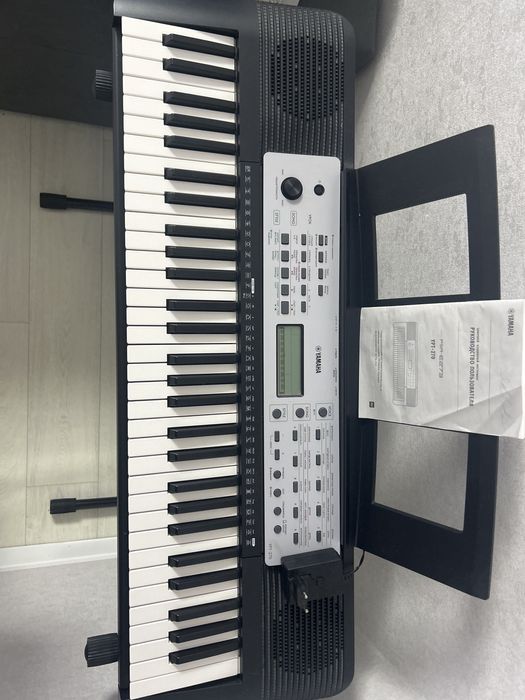 Продам Синтезатор в отличном состоянии