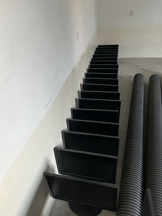 Lg manitor igravoy 20li sotladi 20ta bor ikran tinq pechat yoq hammasi