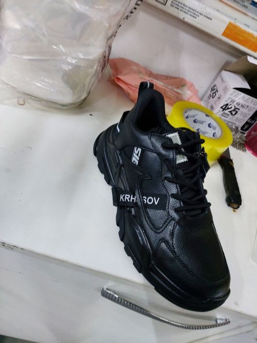 Кроссовки  размеры есть