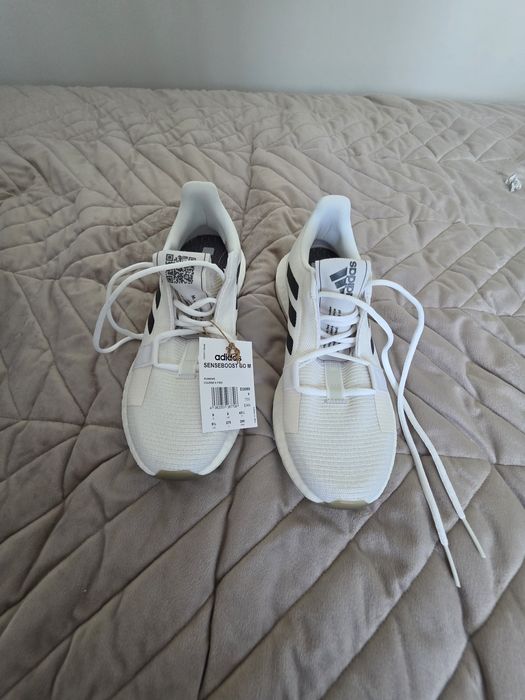Продам оригинальные кроссовки Adidas