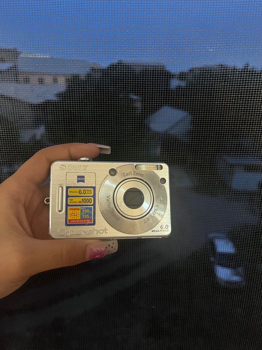 Цифровая камера Sony cyber-shot