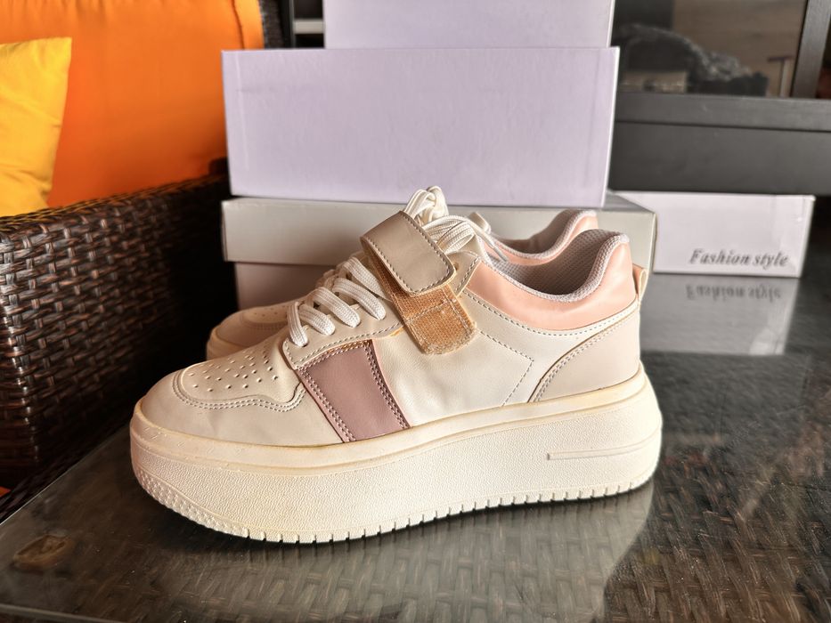 Дамски сникърси само за 49 лева