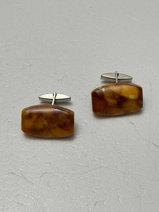 PERECHE BUTONI cu CHIHLIMBAR Baltic - Mari - 3x2 cm - Vintage !