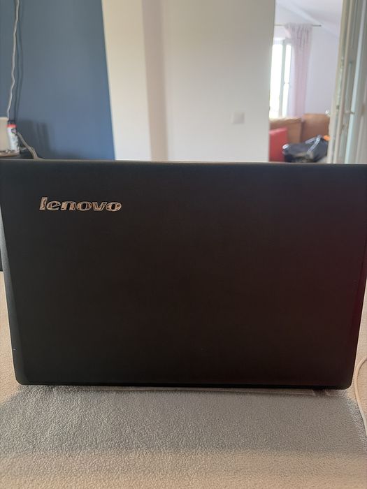 Leptop lenovo G560