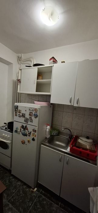 Închiriez garsoniera