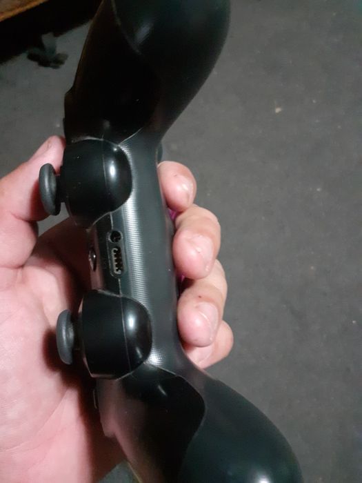 Ps 4 maneta , Xbox oan manete si josticuri