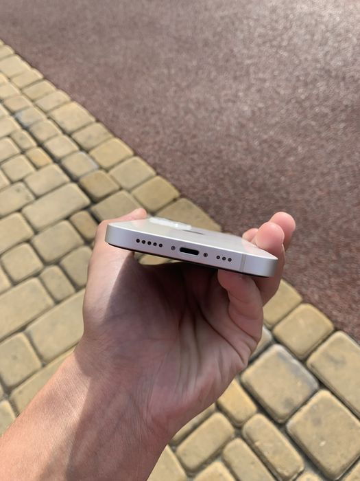 Iphone 13 в белом цвете 165 000 Айфон 13