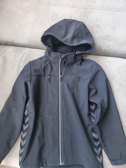 Оригинално софтшел яке Hummel