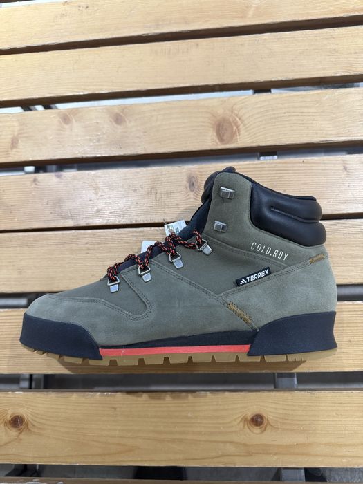 Продам Adidas Terrex Snowpitch C.RDY