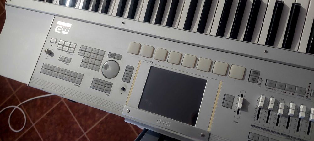 Korg pa 1000 +Kprg M3 256..