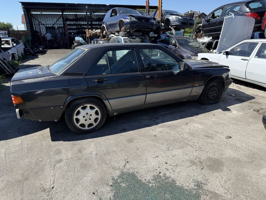 Мерцедес Бенз w201 / Mercedes Benz 190Е 1.8 109кс на части