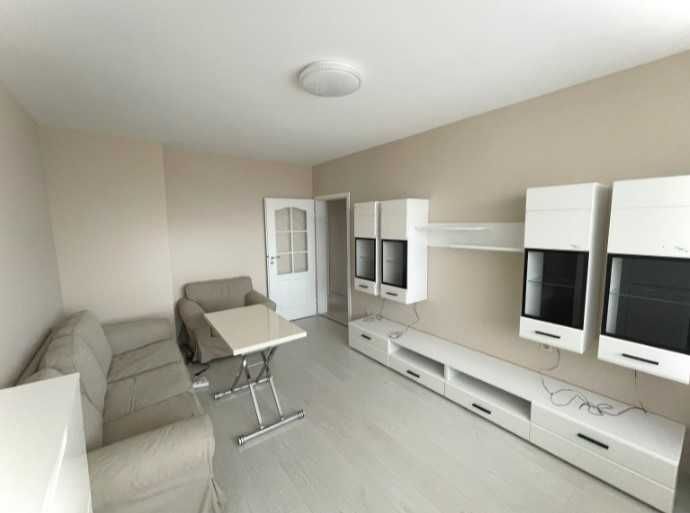 Дава се под наем Двустаен апартамент в София, Център - 70 кв.м за 700 € - Снимка #2