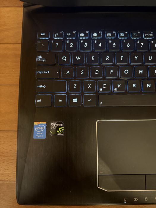 Геймърски лаптоп ASUS ROG G750