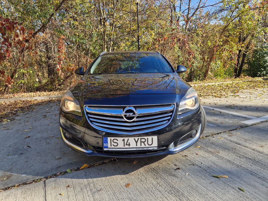 Vând Opel Insignia