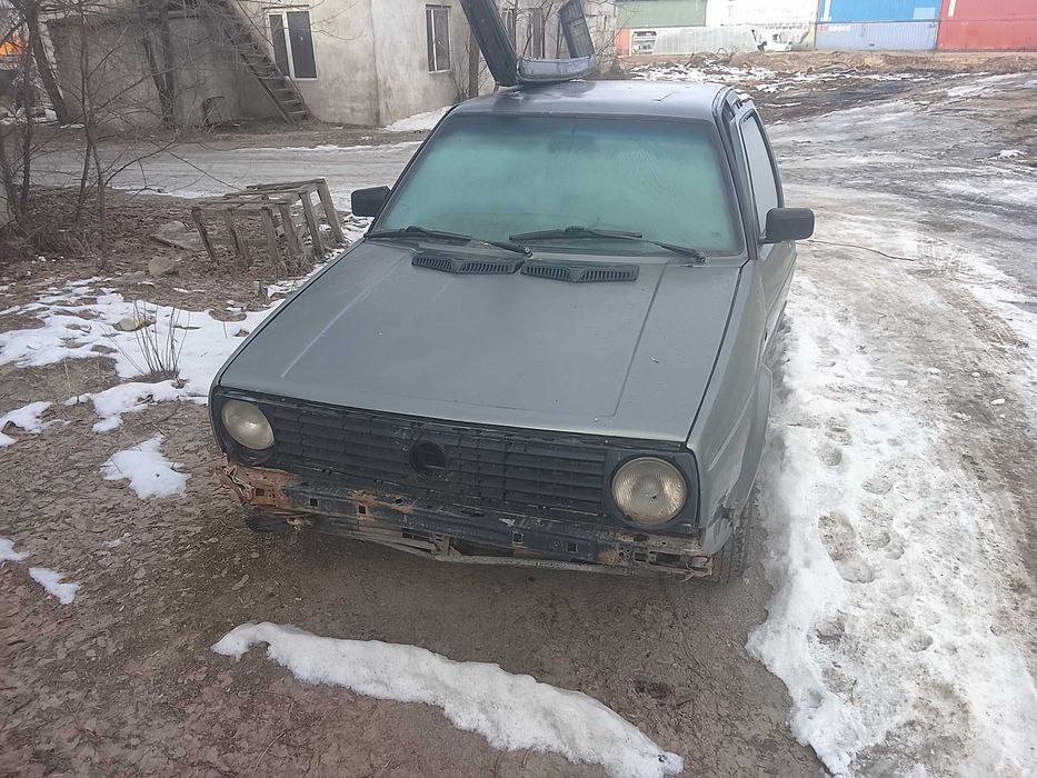 Автомобиль гольф 2