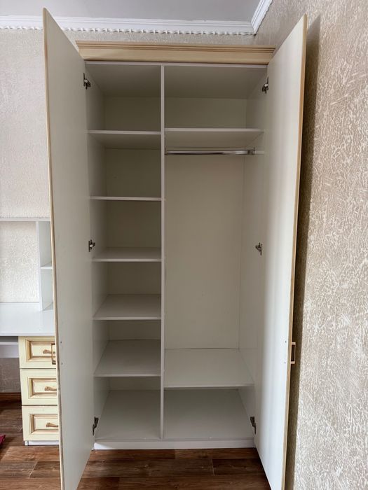 Меха Шкаф для учебы и для одежды