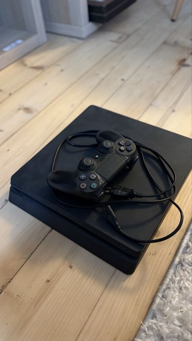PS 4 slim 500gb с един джойстик