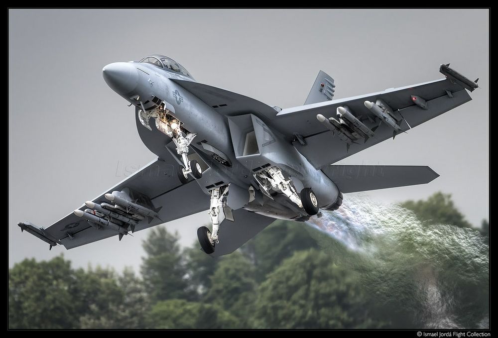 Продаётся модель самолёта F18