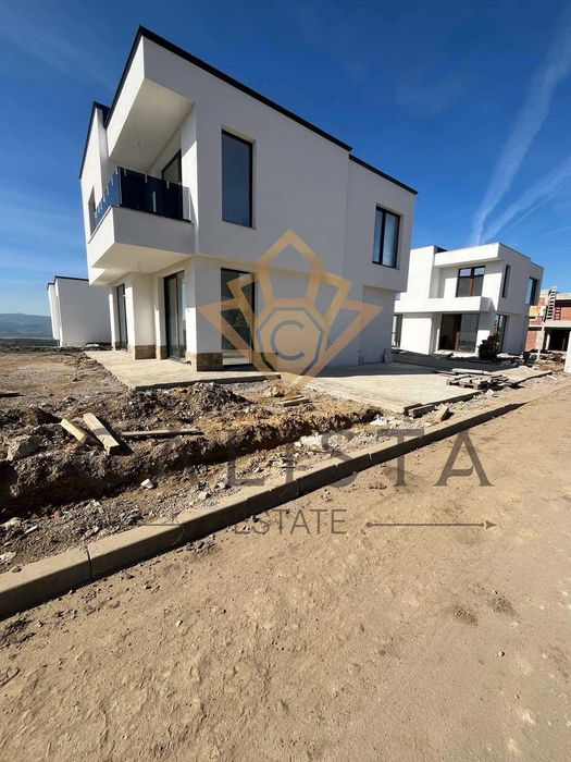 Продава се Къща в с. Рударци, Област Перник - 200 кв.м за 2000 €/кв.м - Снимка #11