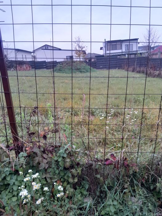 Pers fizica vind 550 mp  teren popas pacurari valea lupului  str soare