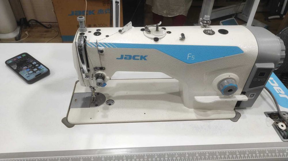 Швейная машина jack f5