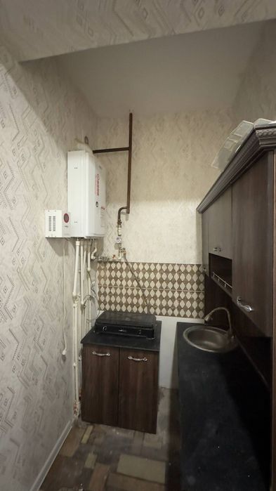 Terakzor tomonda 2 xonalik uy sotiladi