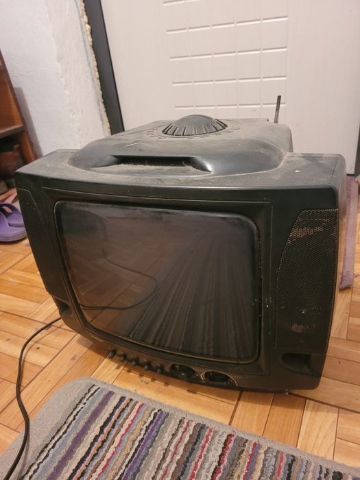 Продам телевизор чёрно белый.
