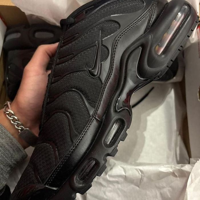 Nike TN triple black