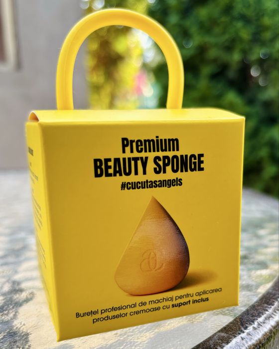 Burețel profesional de machiaj GlamSquad Pro Sponge de la CUCUTA Beauty