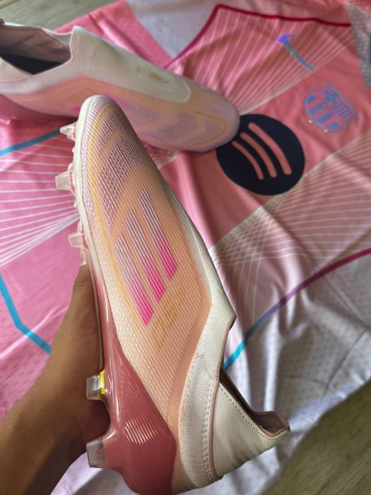 Adidas f50 розовые бутсы
