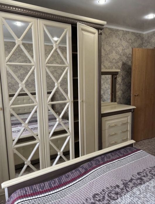 Продам спальный гарнитур