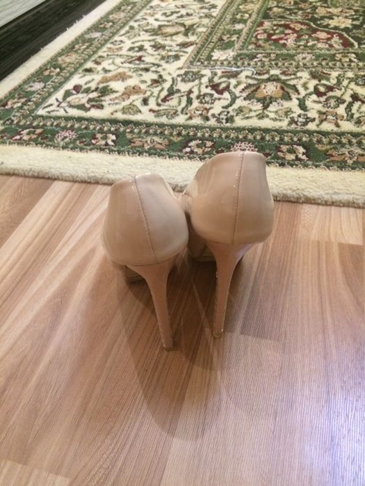 Бежевый лобутен 35размер