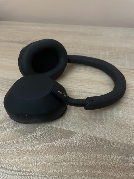 Безжични слушалки с микрофон Sony - WH-1000XM5