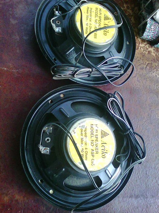 продавам тонколонки за кола-2бр.марка ачико