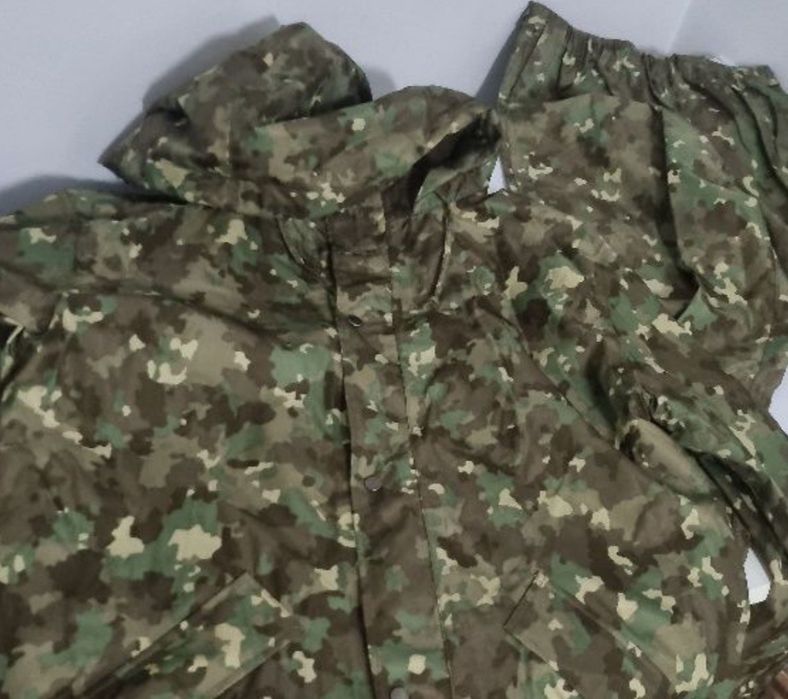 Costum intemperii combat